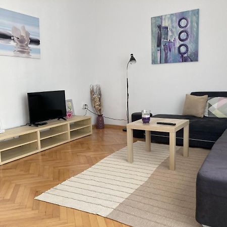 Central Suite Varna Exteriör bild